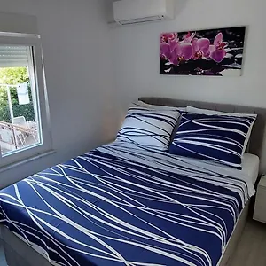  Apartment Perunika